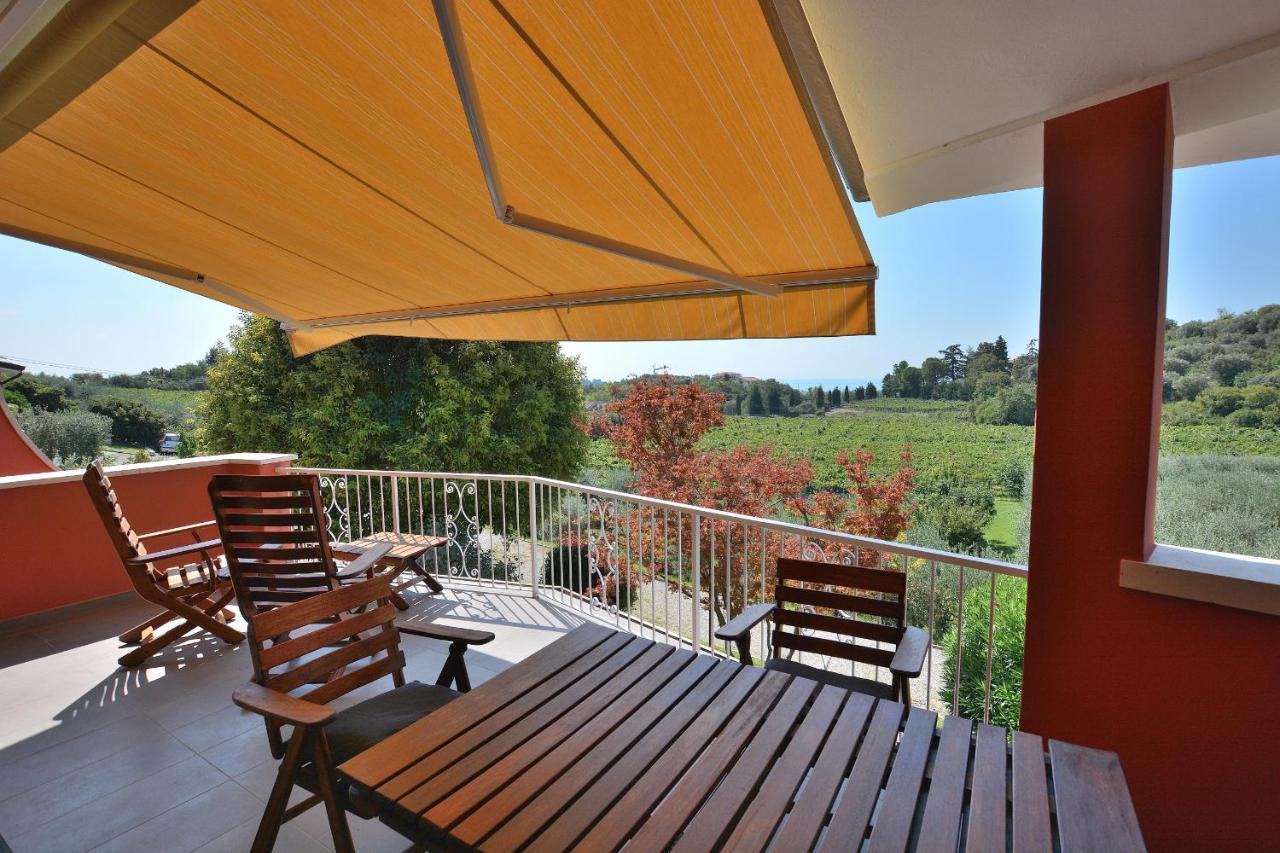 Apartment Joan Miro With Pool Bardolino Buitenkant foto