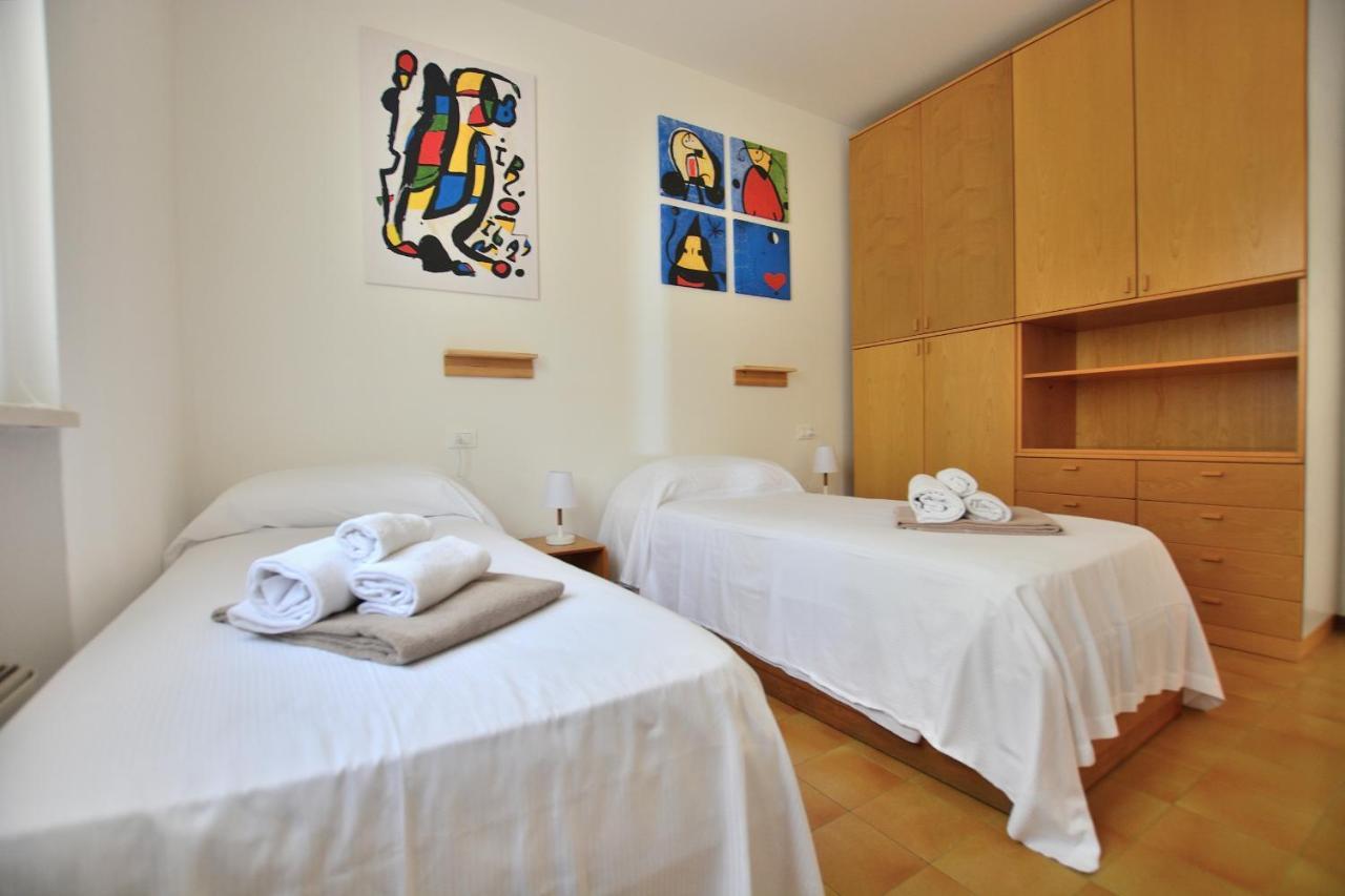 Apartment Joan Miro With Pool Bardolino Buitenkant foto